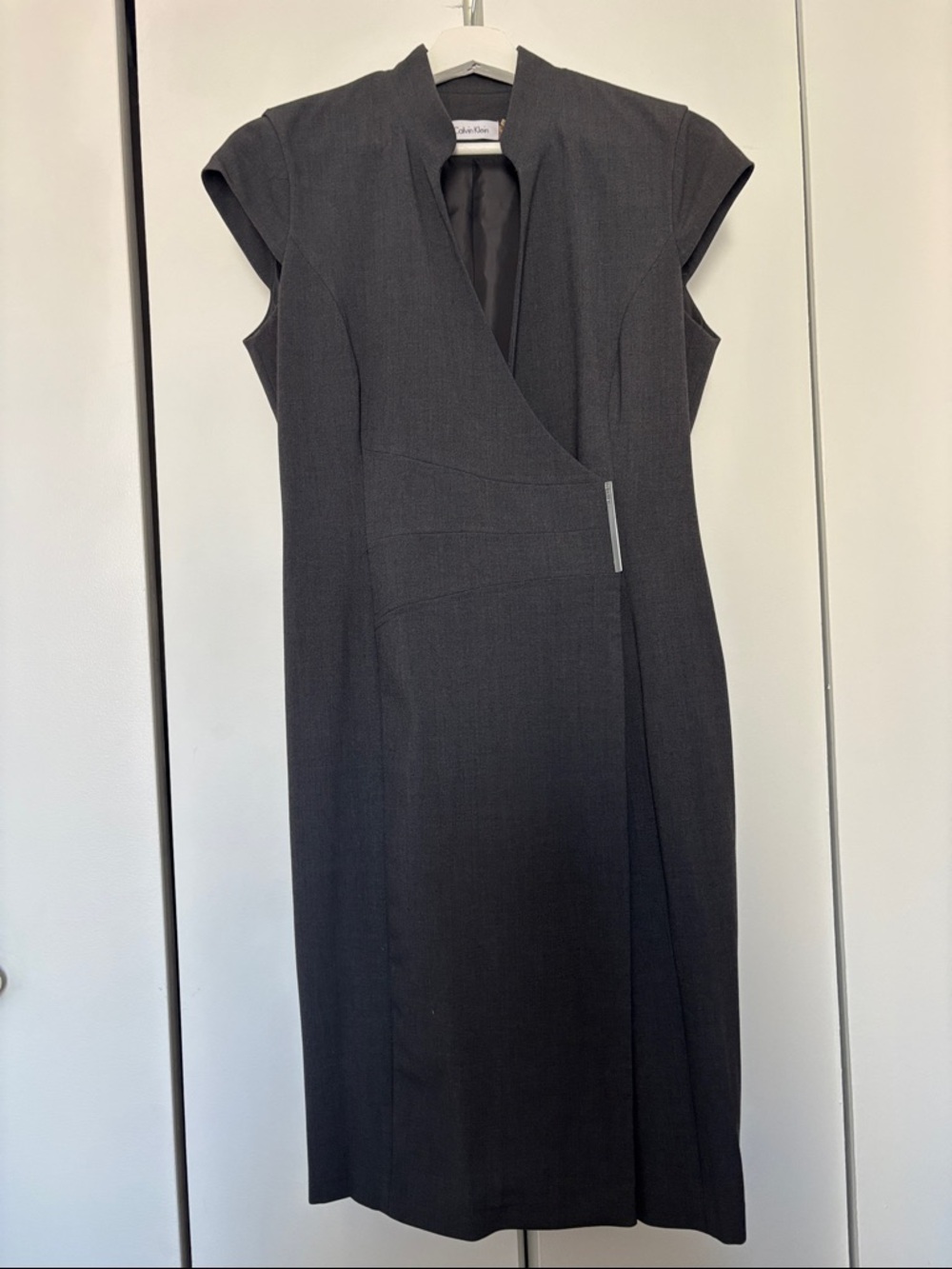 Calvin Klein Charcoal Gray Cap-Sleeve Midi Wrap Dress
